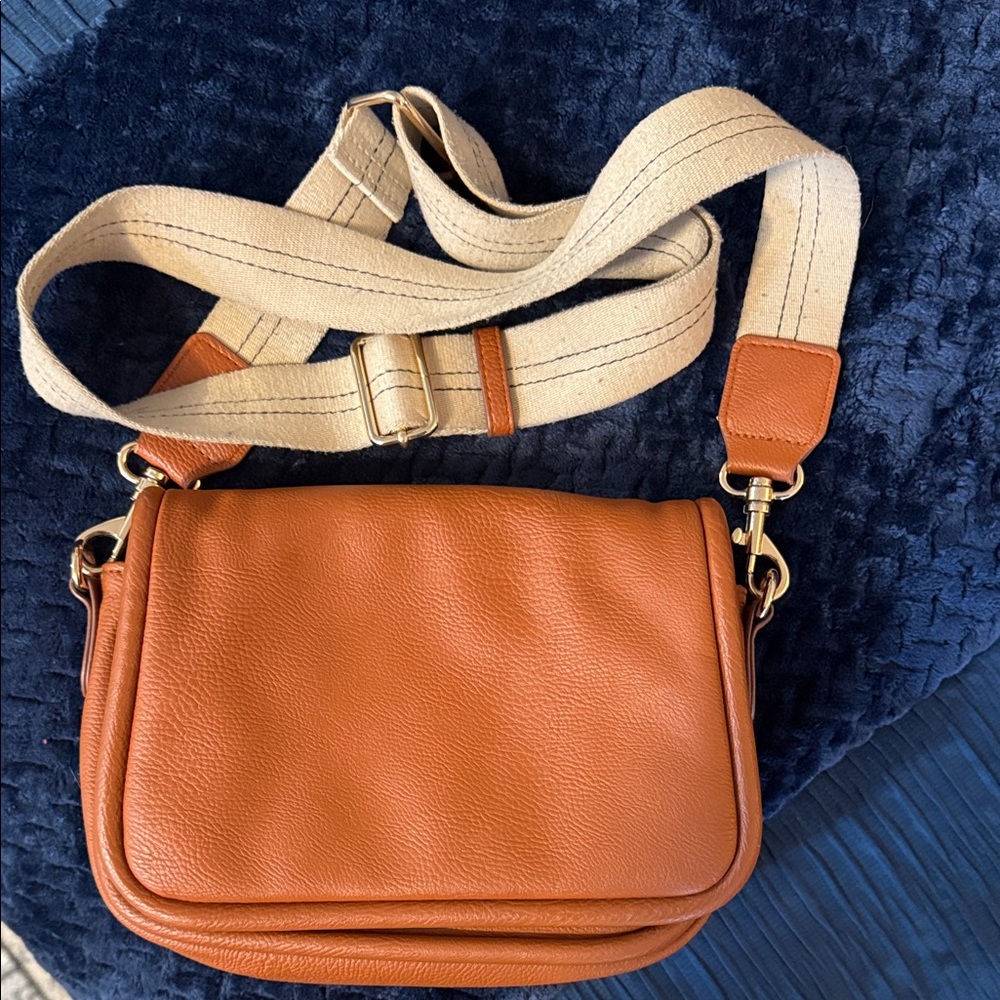 Elegant Brown Leather Crossbody Bag